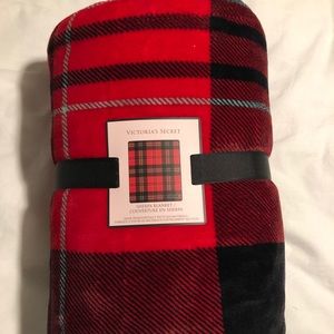 Victoria secret Sherpa blanket